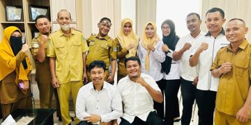 Foto Bersama Usai Serah Terima Jabatan Plt Kepala Bagian PPBJ