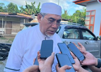 Ketua DPP Bidang Pembinaan Wilayah Indonesia Timur, Dr. Muhammad Kasuba  saat diwawancarai wartawan