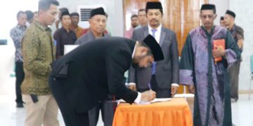 Bupati Bassam Kasuba Usai Melantik Pejabat eselon II