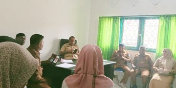 Kadis Nakertrans Halsel, Noce Totononu. Saat Rapat Bersama Staf