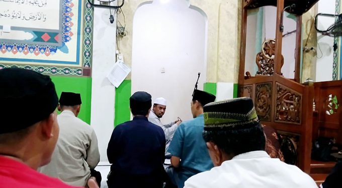 Kadis Nakertrans Soadri Ingratubun, Saat Menjadi Imam Shalat Magrib danTarawih