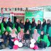 Kades Fluk, Rita Mahmud (Tengah) Bersama Warga Desa Fluk Obi