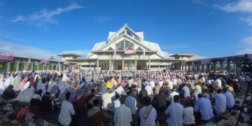 Pelaksanaan Sholat Idul Fitri di Masjid Agung Alkhairaat
