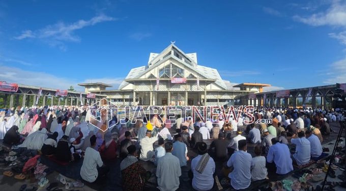 Pelaksanaan Sholat Idul Fitri di Masjid Agung Alkhairaat