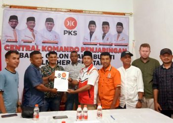 Pendaftaran Bakal Calon Wakil Bupati Halsel Ikbal Jabid Ke DPD PKS Halsel