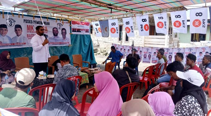 Bassam Kasuba Saat Berkampanye Di Desa Soligi Obi Selatan