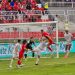 Pemain Persis Solo Menahan Serangan Tuan Rumah Malut United