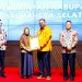 Bupati Halsel Menerima Penghargaan Dari KemenPAN RB