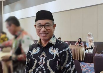 Rektor Unkhair Ternate, Dr. Ridha Ajam M.Hum