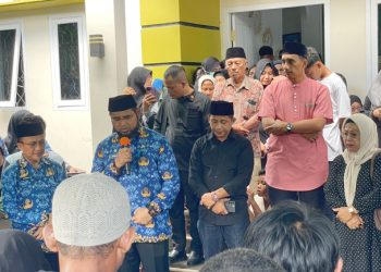 Bupati Bassam Melepas Jenazah Alman F Arief