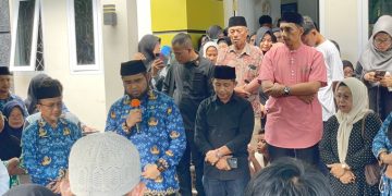 Bupati Bassam Melepas Jenazah Alman F Arief
