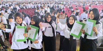 Ilustrasi Pegawai PPPK Menerima SK Pengangkatan