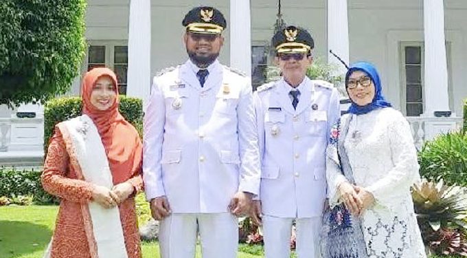 Pasangan Bupati dan Wakil Bupati Halsel Beserta Ibu