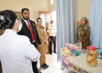 Gubernur Malut, Shely Laos Kunjungi RSUD Labuha Didampingi Bupati Bassam Kasuba
