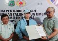 Hanny Pora Saat Mengambil Formulir Pendaftaran Calon Ketua KONI