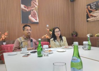 Kepala Perwakilan BI Malut, Dwi Putra Indrawan bersama Deputi BI Malut, Sortalya J. Rando saat pertemuan bersama Awak Media