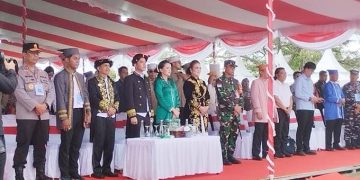 Wapres RI, Gibran Rakabuming Raka didampingi Gubernur Malut dan Sultan Ternate, Hidayatullah Sjah hadiri pembukaa festival Legu Tara No Ate di Ternate