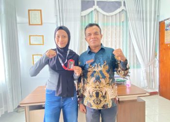 Maya Dira Bersama Karim Nahrawi, Kepala Sekolah SMAN 3 Kota Ternate