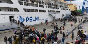 Aktivitas pelayaran Kapal Pelni di Pelabuhan Ahmad Yani Ternate