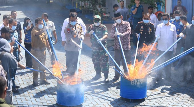 Pemusnahan Barbuk Narkotika Oleh BNNP Malut