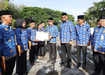 Penyerahan SK PPPK Oleh Ketua BKN RI, Prof. Zudan Arif Fakrulloh  di Halsel