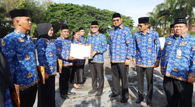 Penyerahan SK PPPK Oleh Ketua BKN RI, Prof. Zudan Arif Fakrulloh  di Halsel