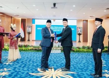 Pengukuhan Kaper BI Maluku Utara, Handi Susila oleh Gubernur BI, Perry Warjiyo