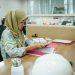 Sifa Sahbila Amirudin, salah satu generasi muda terbaik Pulau Obi di tengah kesibukan menjalani masa magang di Departemen HRGA Site Obi