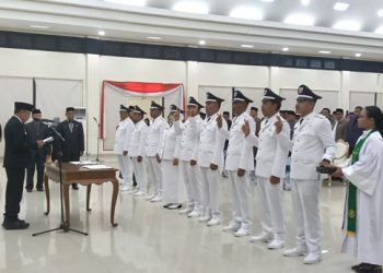 Bupati Halteng, Ikram M. Sangaji Melantik 9 Kades Terpilih