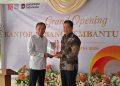 Bupati IMS Menerima Cindramata Dari RCEO BNI Wilayah Suluttenggomalut